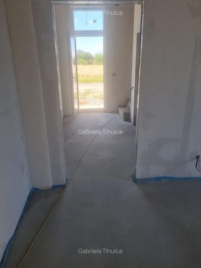 Vânzare rapidă! 4 camere 110 mp + balcon  Etaj 1/4  Finalizat - 13