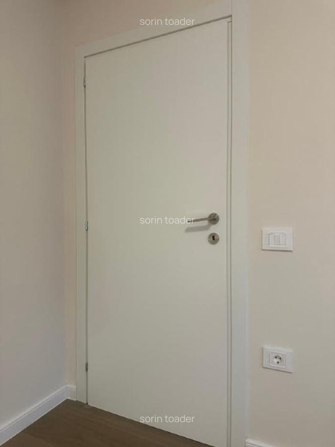 Vand apartament proaspat renovat , finisaje lux - 12