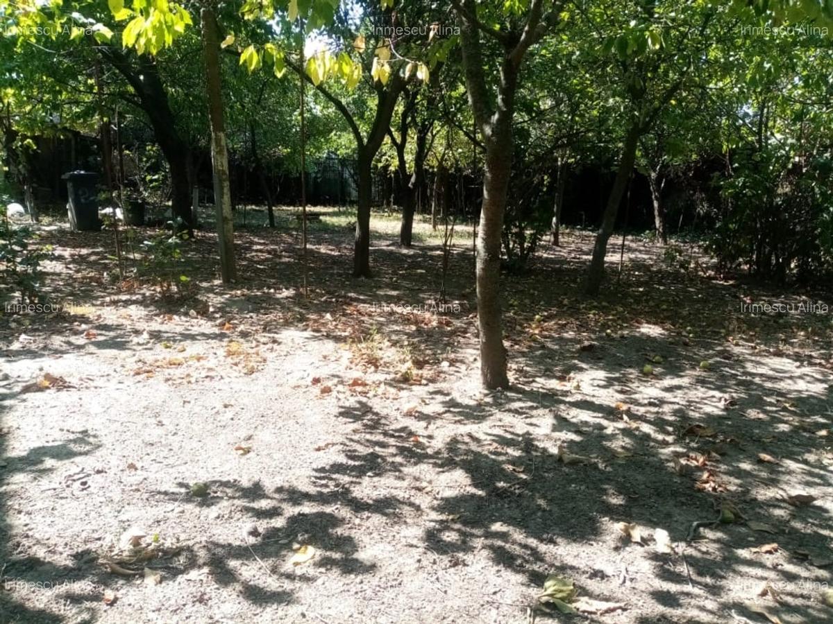 Prpprietar vând teren 806mp, 2fronturi , casa demo labilă, toate utilitațile - 2