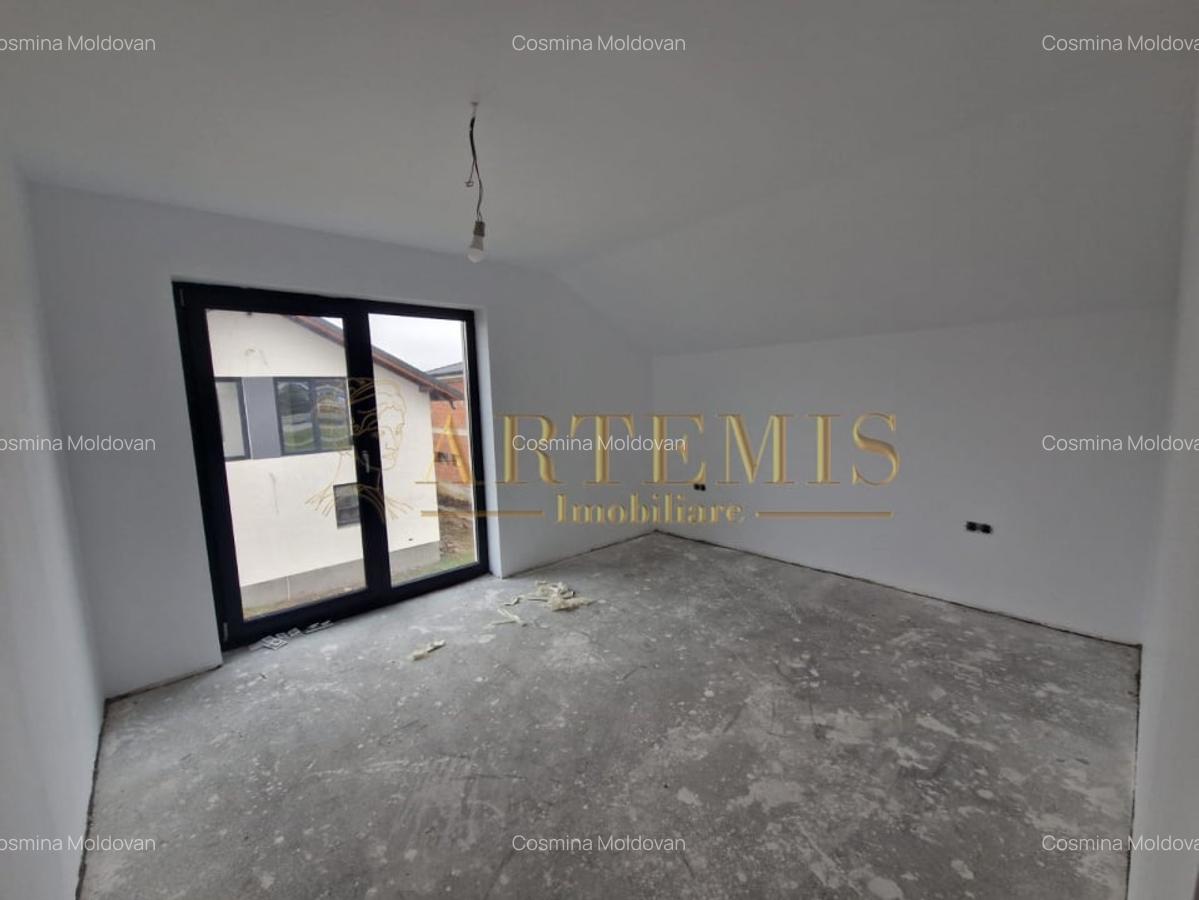 Casa individuala, decomandata, 5 camere,  180 mp., teren 500 mp., zona Subcetate - 9