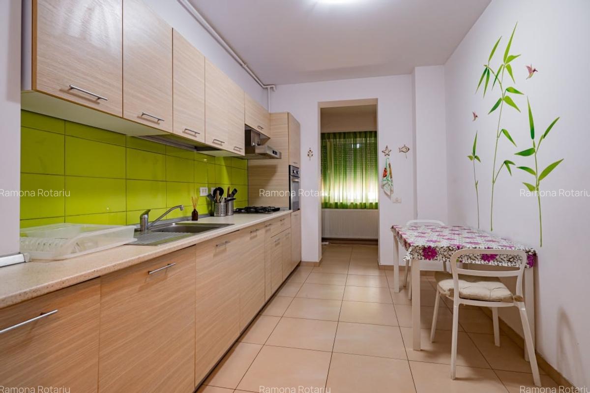 3 camere, 115 mp, Mamaia, zona centrala, pret sub media zonei (1350 euro/mp)! - 13 3 camere, 115 mp, Mamaia, zona centrala, pret sub media zonei (1350 euro/mp)! - 13