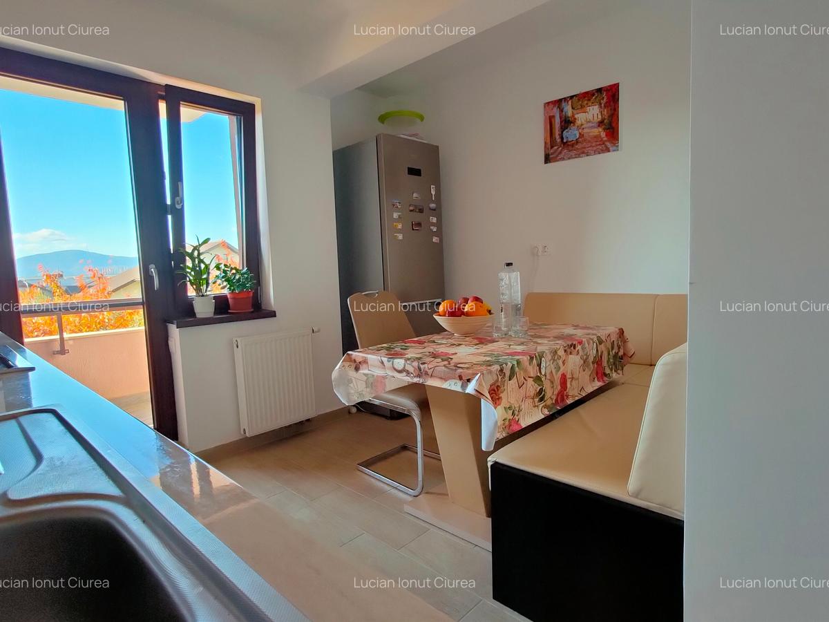 Apartament 2 camere de vanzare in Tractorul - 2