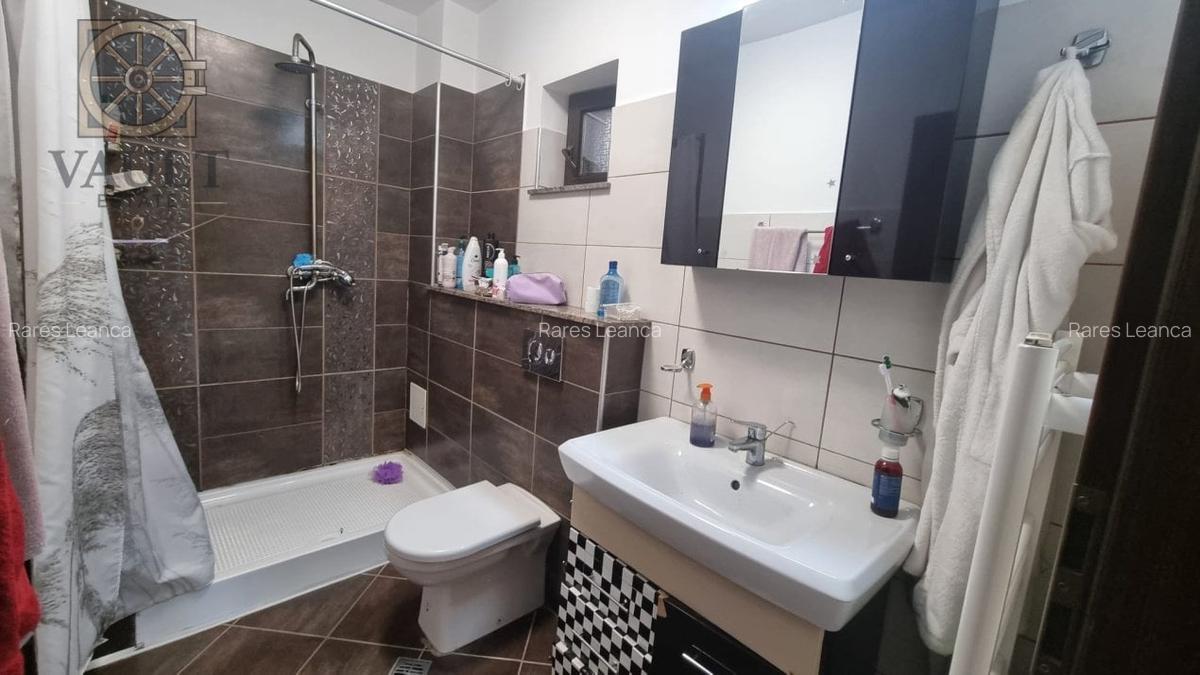 VILA INDIVIDUALA-APARATORII PATRIEI-5 minute METROU - 15