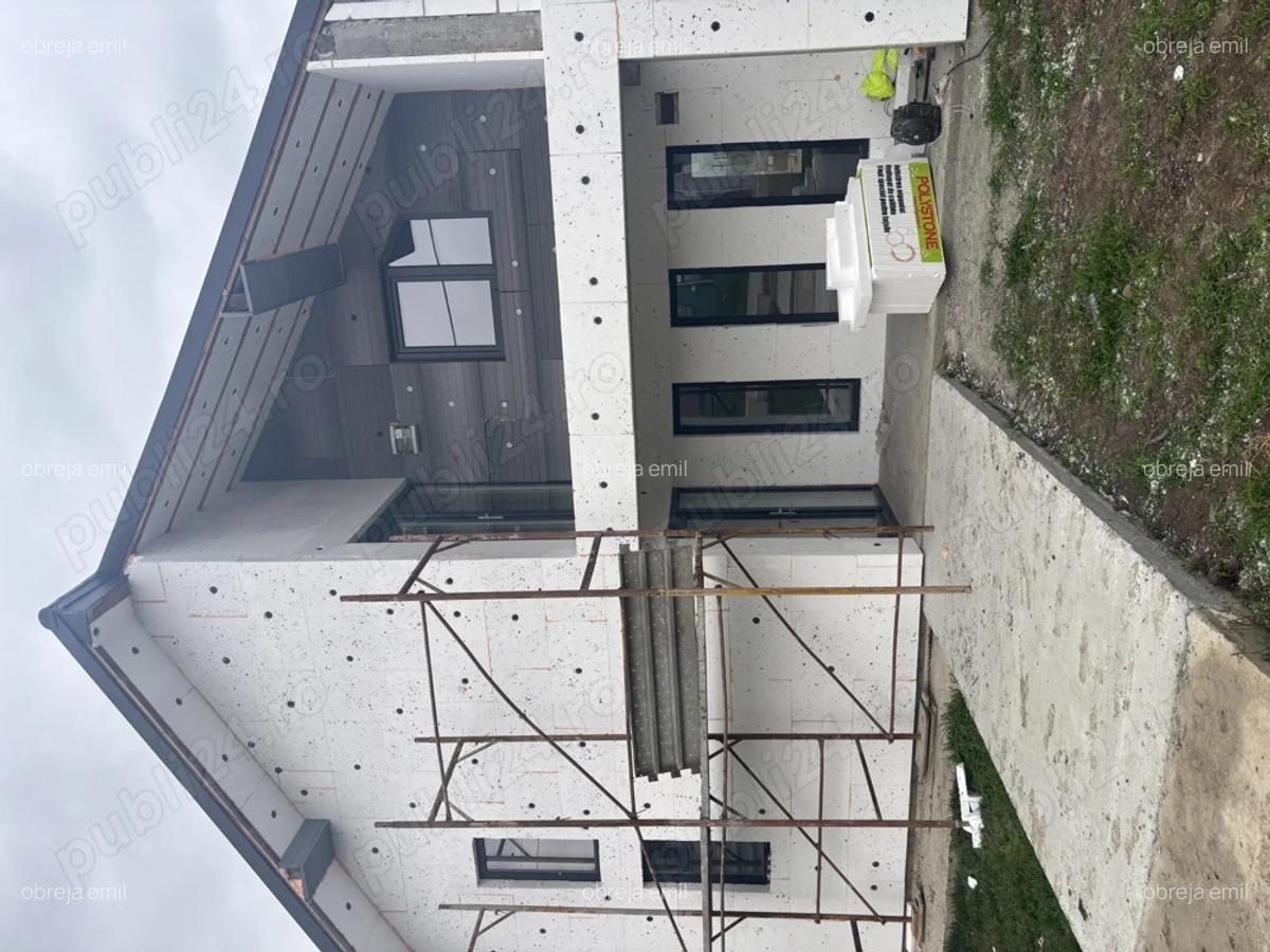 Vand casa cartier Livada in - 2