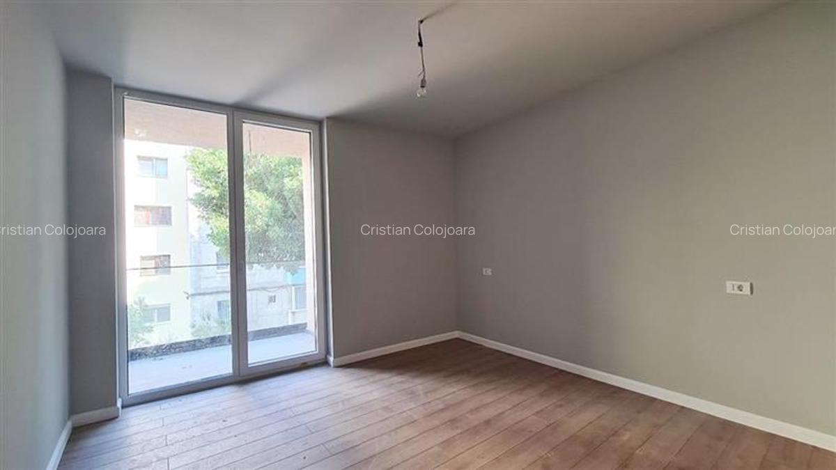 Apartament cu 3 camere decomandat în Badea Cârțan - 8