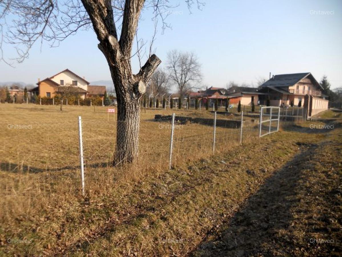 Loc de casa 1600 mp front 32 metri ULTRACENTRAL loc .Craciunesti - 2