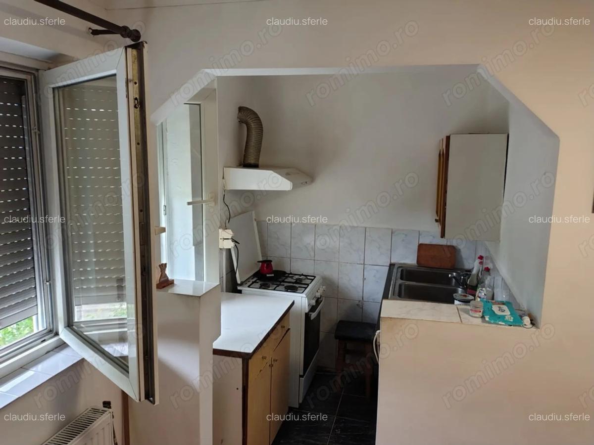 Garsoniera de inchiriat str. Podului (zona Master), etaj 2, aproape de Pia?a Rogerius, 800 lei - 6