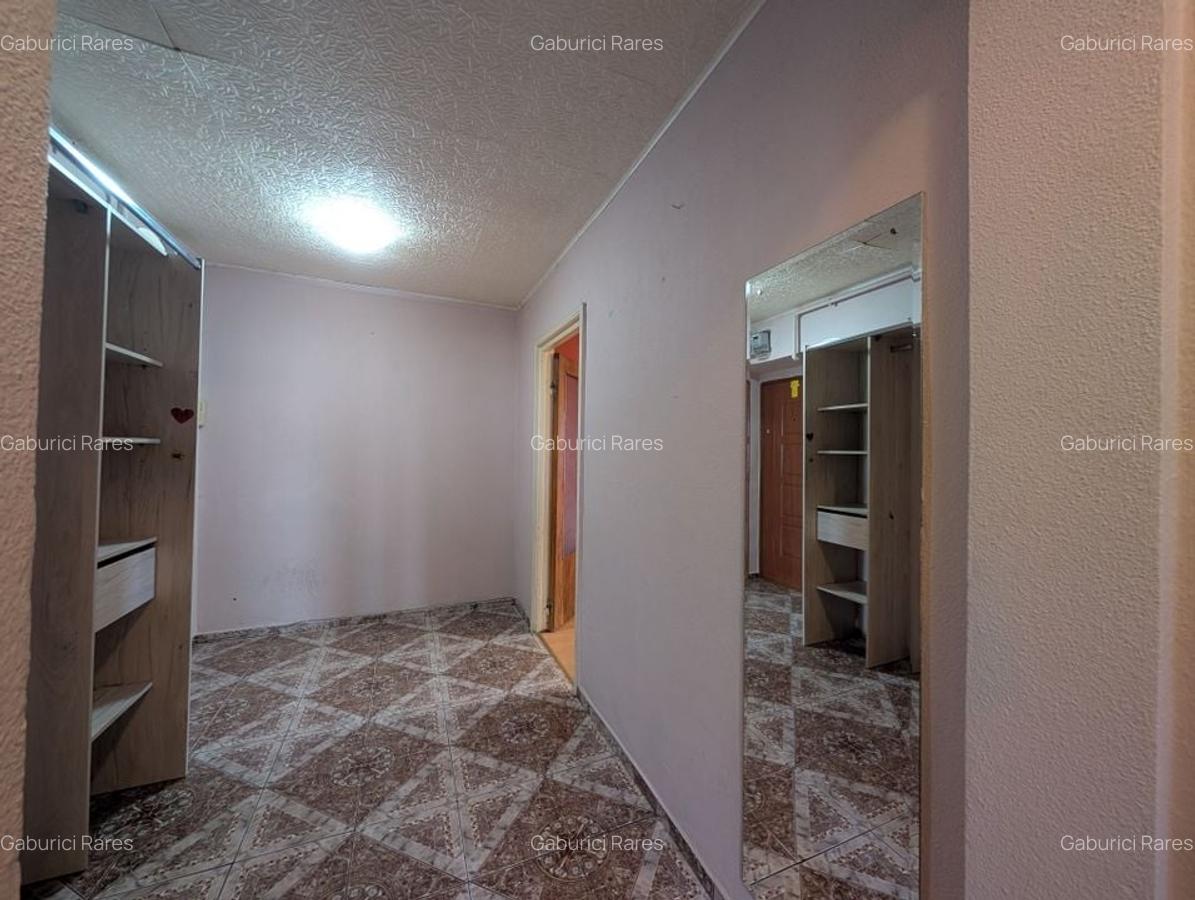 3 Camere Giulești, 60mp, Vedere Panoramică, Total de Renovat - 17 3 Camere Giulești, 60mp, Vedere Panoramică, Total de Renovat - 17