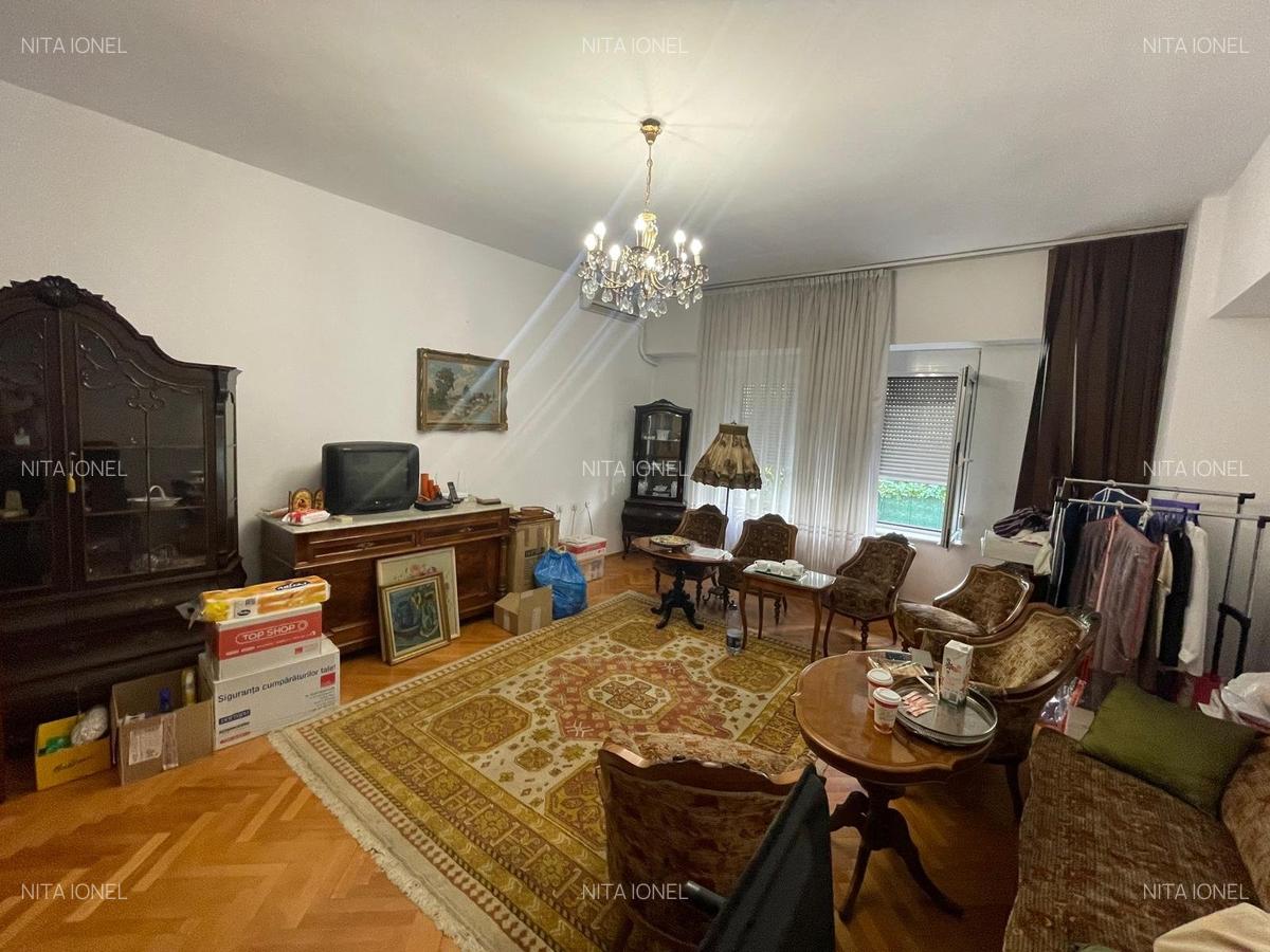 Apartament cu 3 camere decomandat, mobilat în P-ța Victoriei - 1