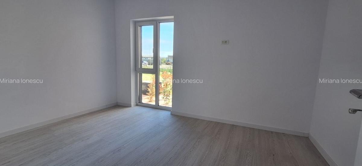 Apartament cu 3 camere decomandat în Torontalului - 15