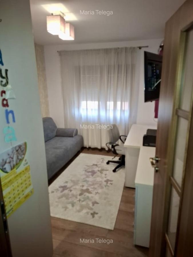 APARTAMENT 3 CAMERE| DECOMANDAT | Tractorul - 2 locuri de parcare | etajul 3. - 13