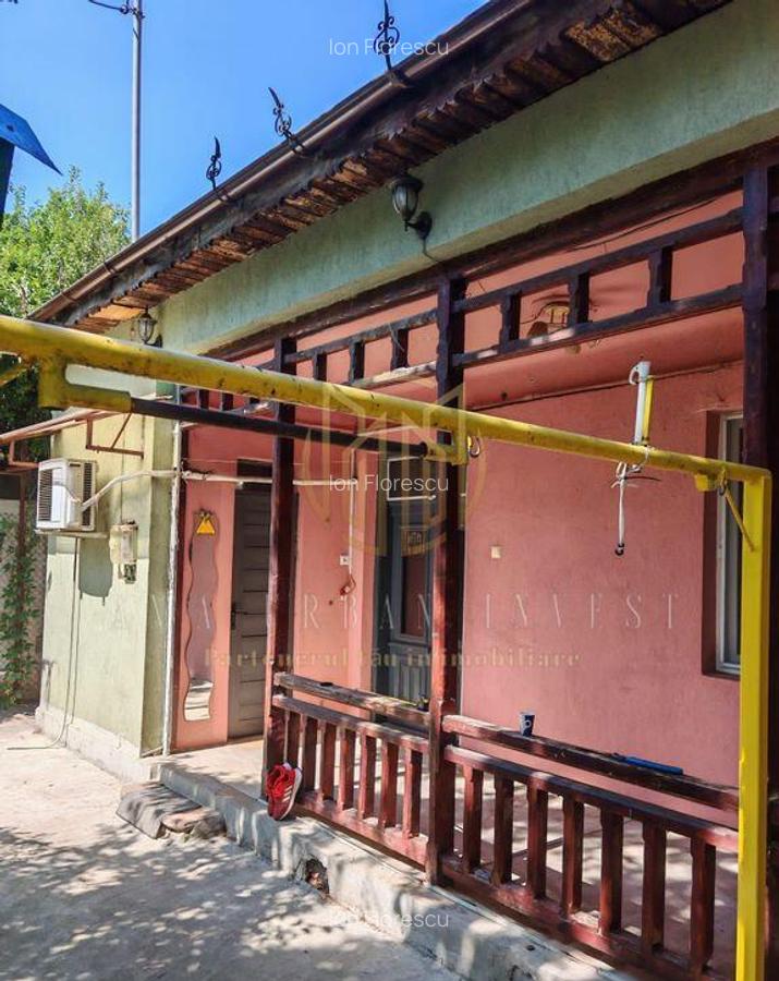 Casa singur curte Eroii Revolu?iei - 2