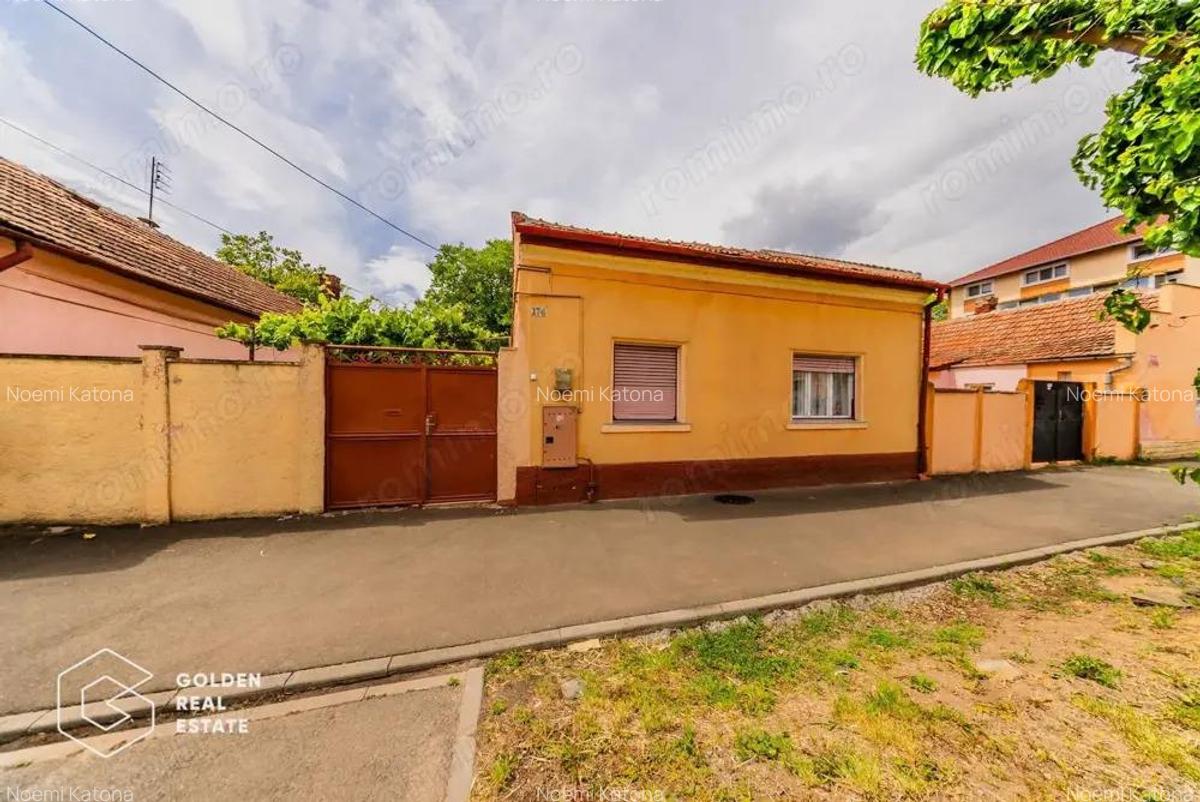 Casa cu teren generos de 1095 mp Parneava comision 0% - 1