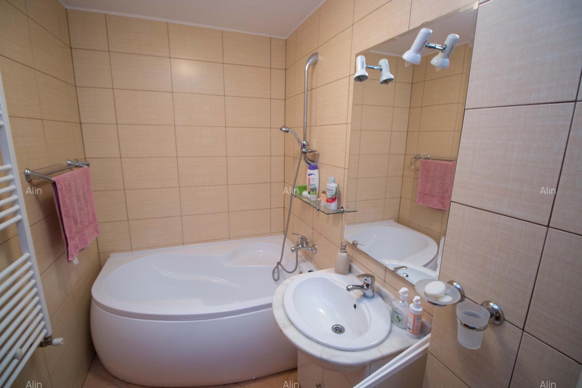 Apartament 3 camere 2 bai garaj cu vedere la munte si apa - 8