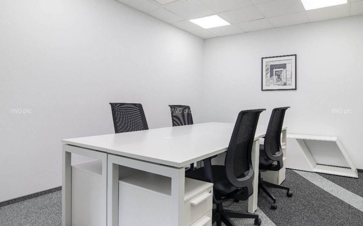 Spa?iu de birou privat pentru 5 persoane in Regus Central Business - 8
