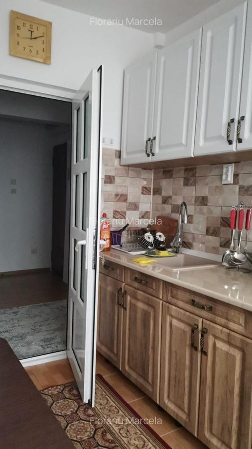 Apartament 3 camere si 2 bai - Imagine principală: 1/8Apartament 3 camere si 2 b - 5