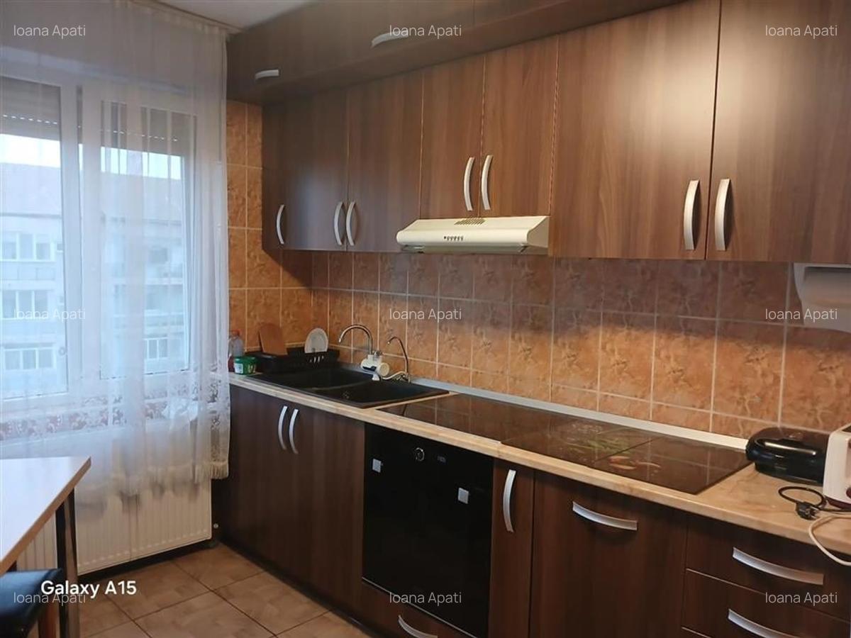 Apartament cu 4 camere decomandat în Nufărul - 2