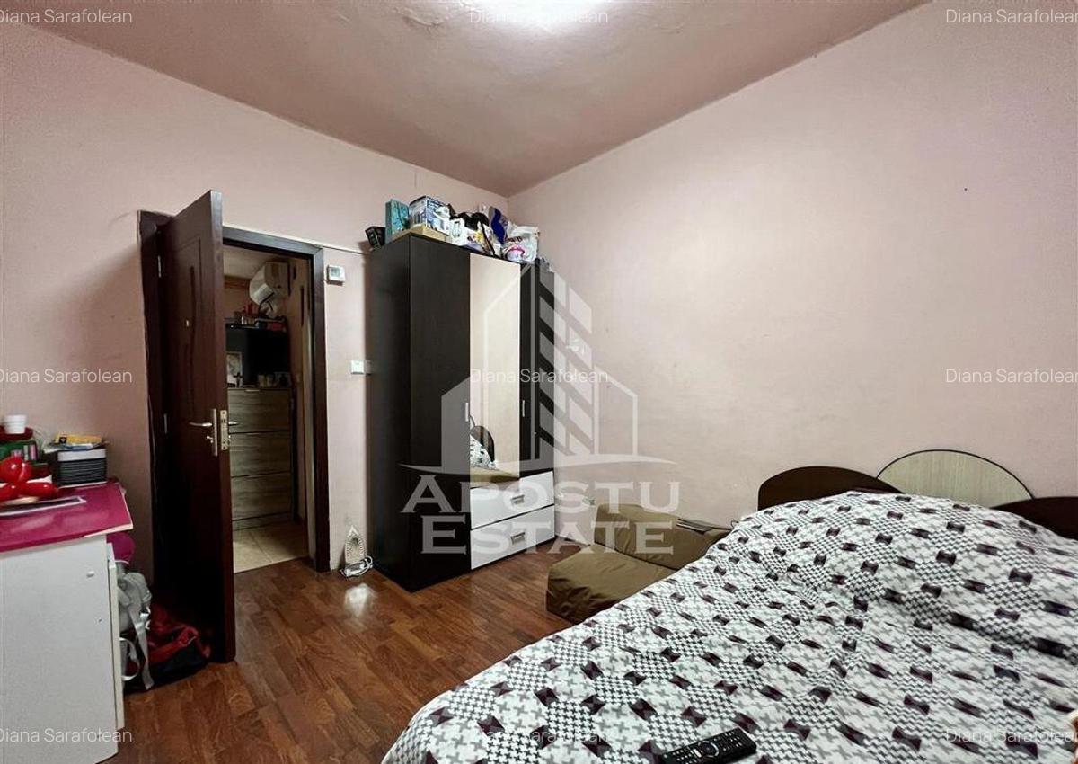 Doua case la curte comuna, terasa, centrala proprie, zona... - 12