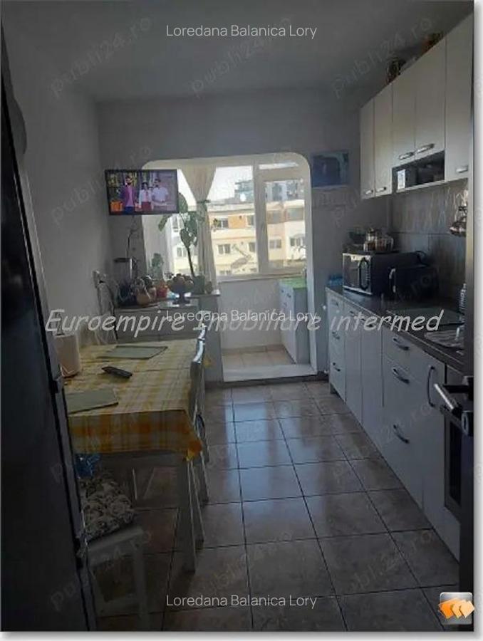 Apartament 3 camere decomandate zona Trocadero - 7