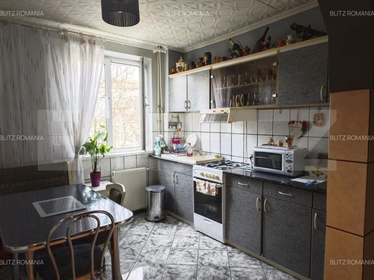 Apartament de vanzare, 2 camere, zona Rogerius, Str. Aluminei - 2