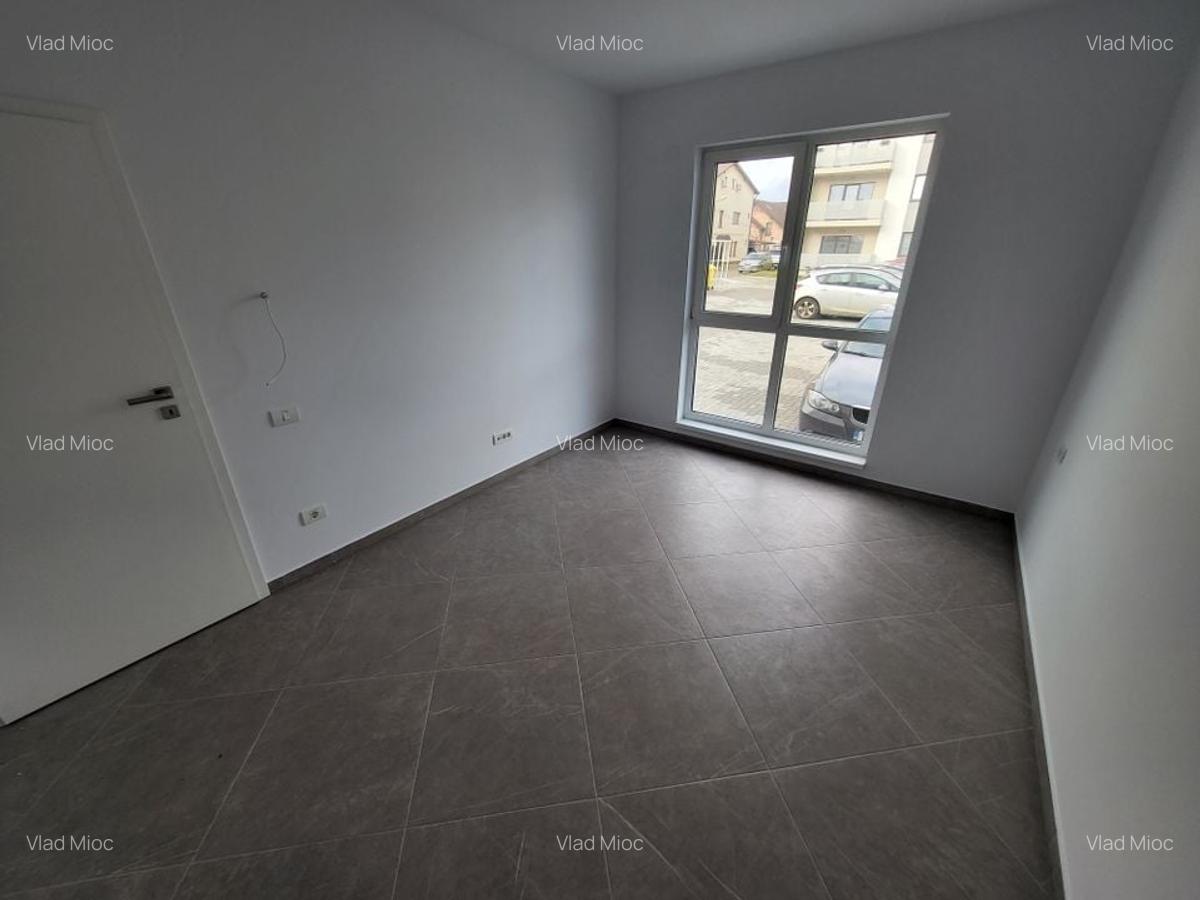 Bloc Nou-Braytim. Langa Hotel Arizona. Decomandat. Bucatarie inchisa - 7