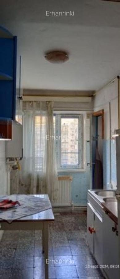 Vând apartament 4 camere - 3