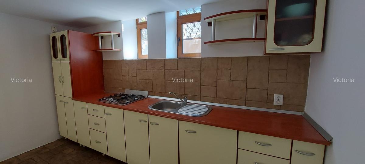 P-ta Alba iulia -strada cu Magnolii,5 camere,renovata,libera,vila eleganta - 13