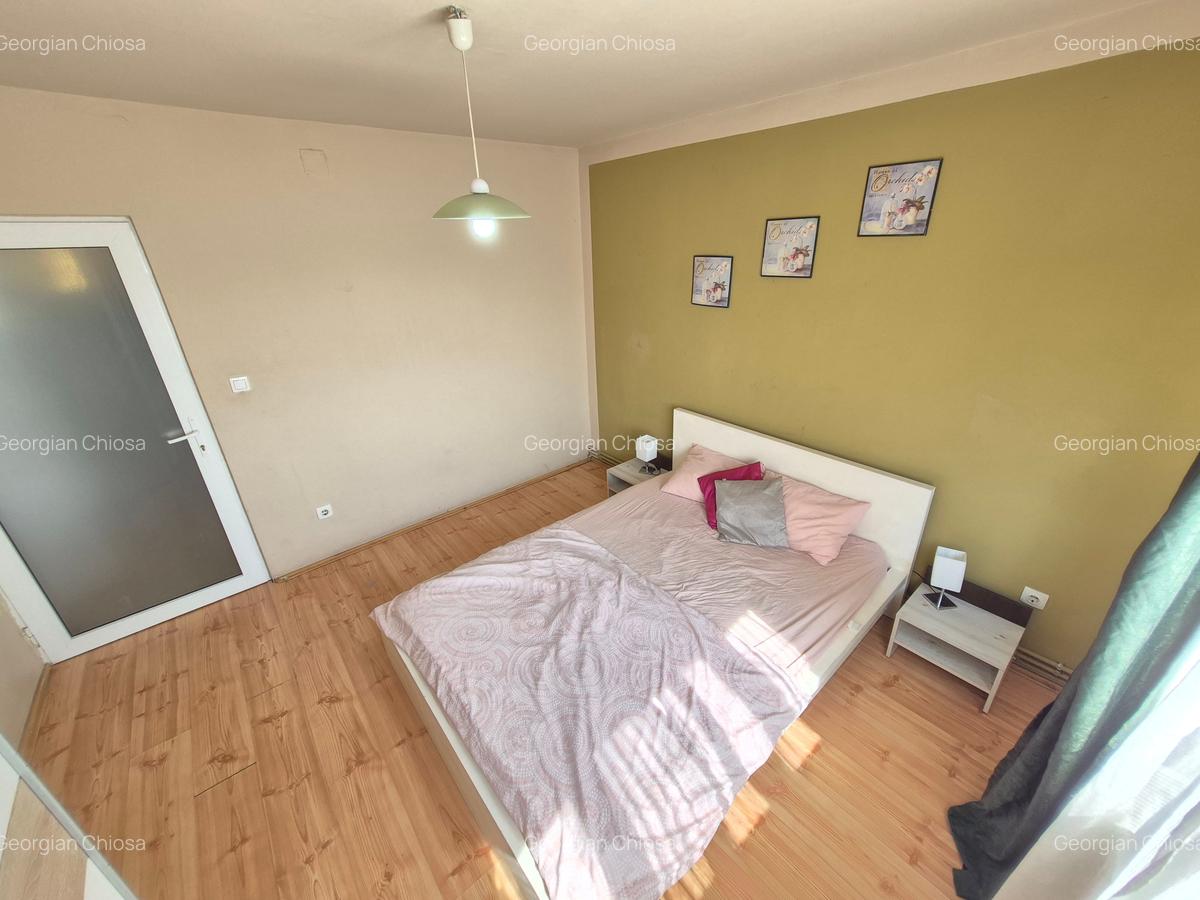 2 Cam-Aradului-3 Min Iulius Town--Mobilat-Centrala-Balcon--Aer conditionat-54 MP - 8