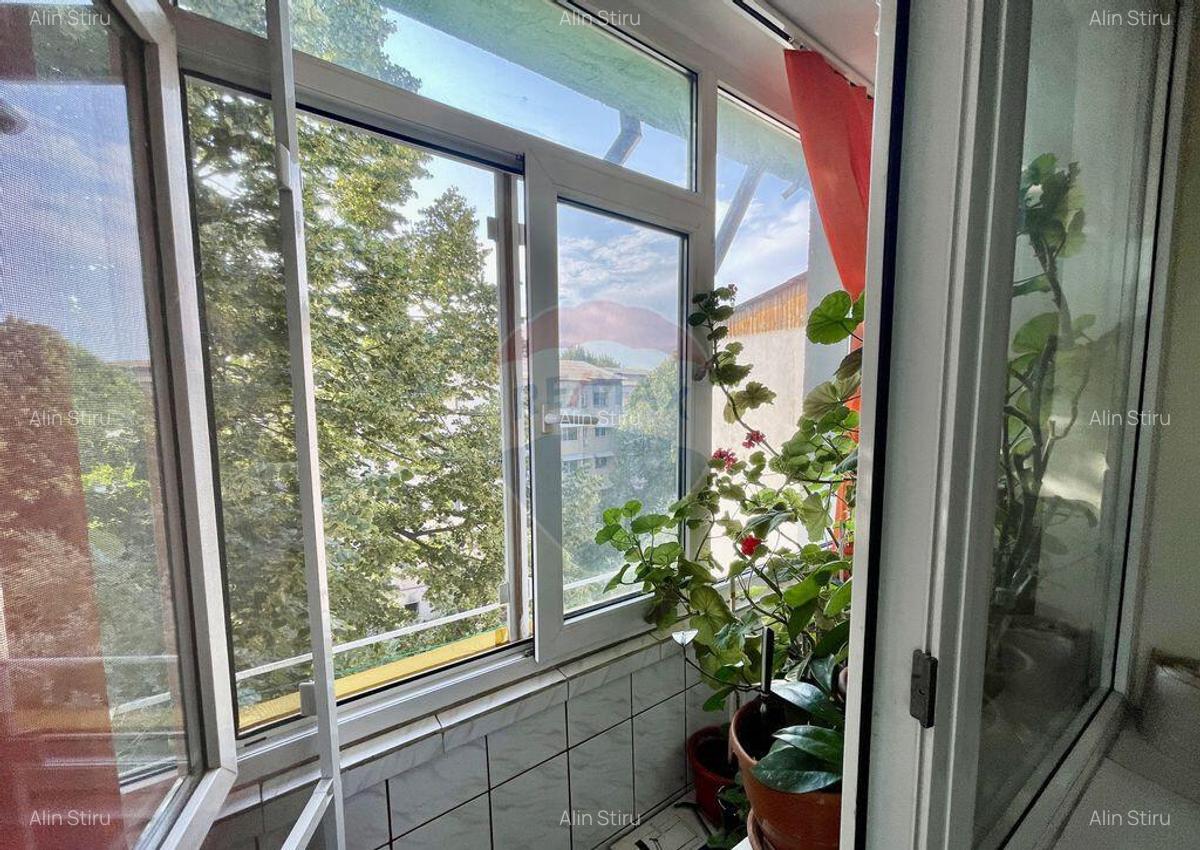 Apartament cu 3 camere de vanzare in zona Sud - 2