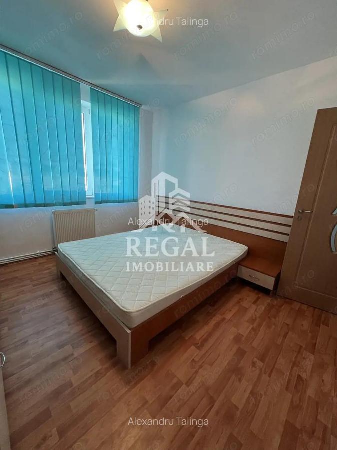 Apartament de inchiriat, 3 camere, Micro 4 - 5