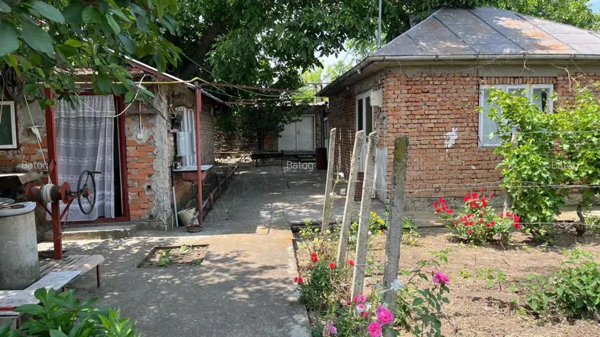 Casa comuna Vanatori, judetul Galati - 1
