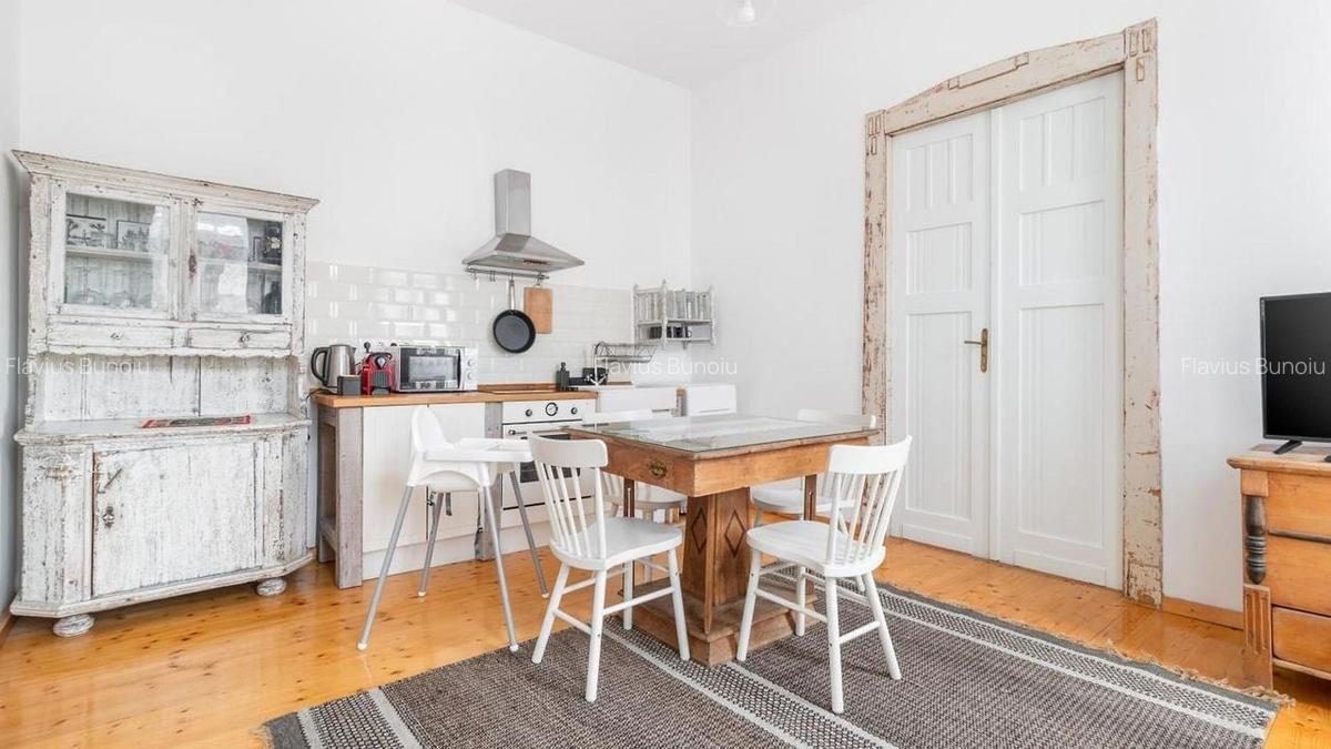 Apartament cu 3 camere decomandat în Central - 8