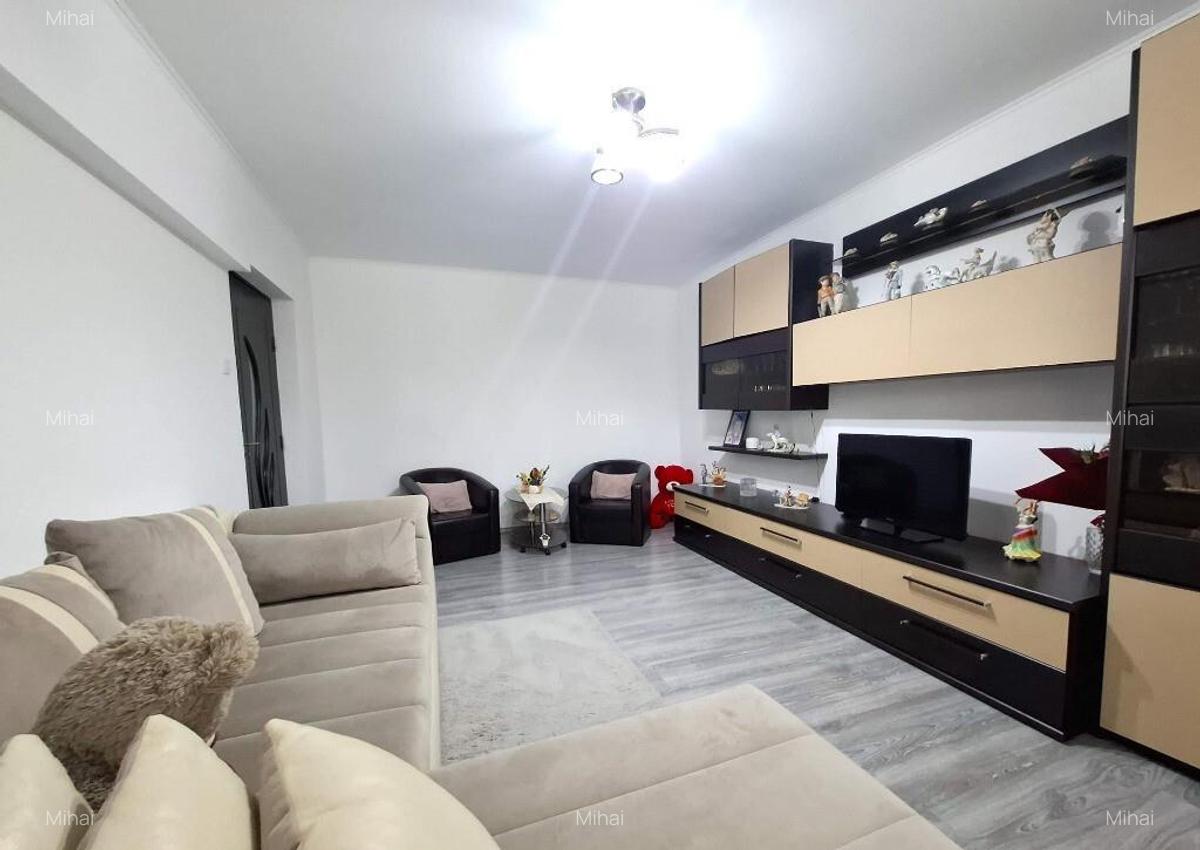 Apartament 3 camere ,zona doi stejari - 1