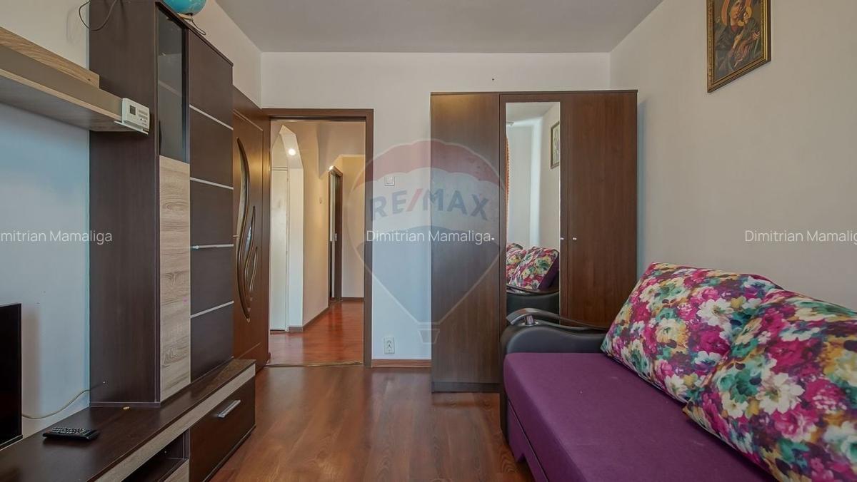 Apartament 3 camere, 2 bai - Str. Independentei, Tractorul - 15