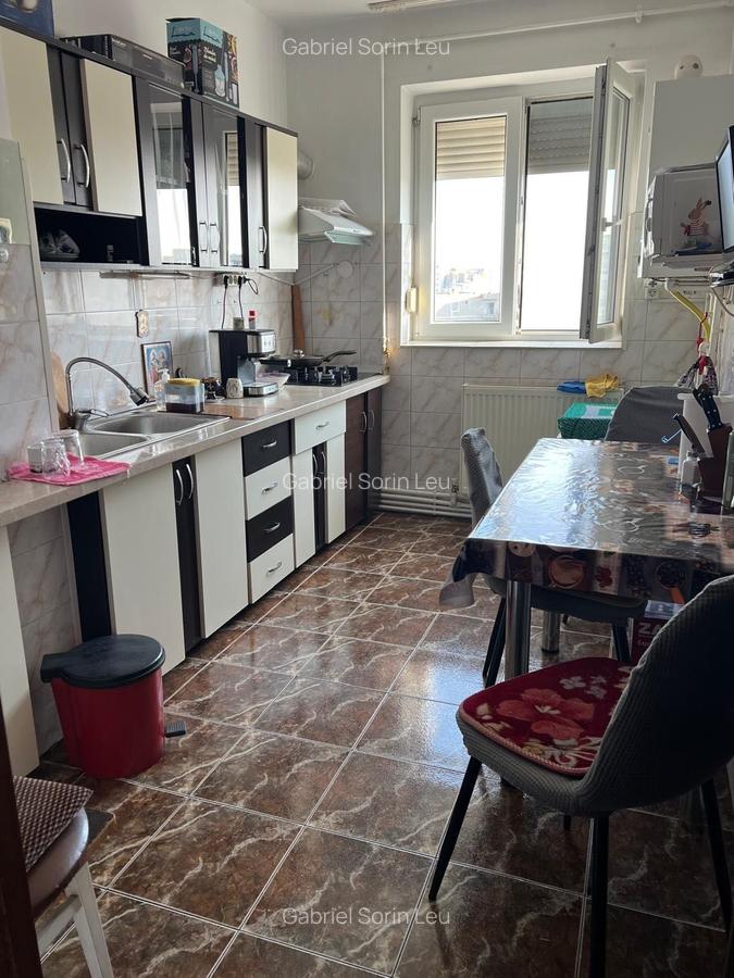 Zona TIC TAC  Apartamet cu 3 camere, centrala gaze - 3