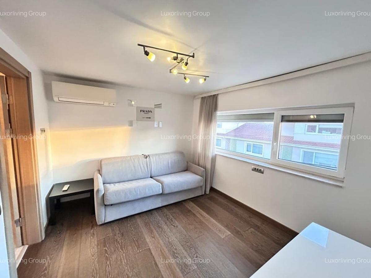 Vila superba in cartier de lux Pipera - piscina exterioara - gradina - 14