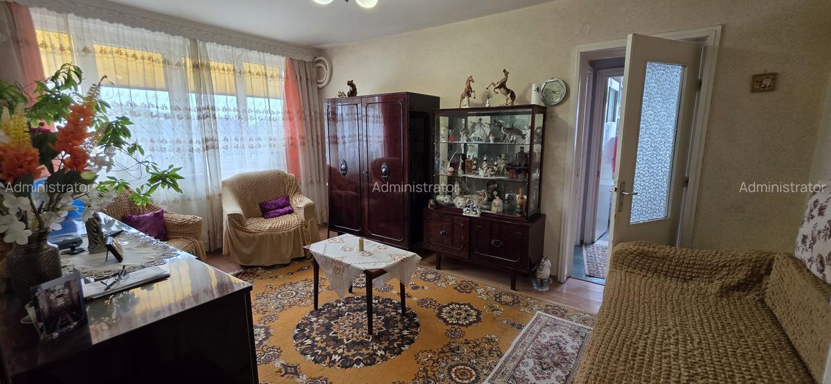Gara 2 camere etaj 3 cu balcon - 1