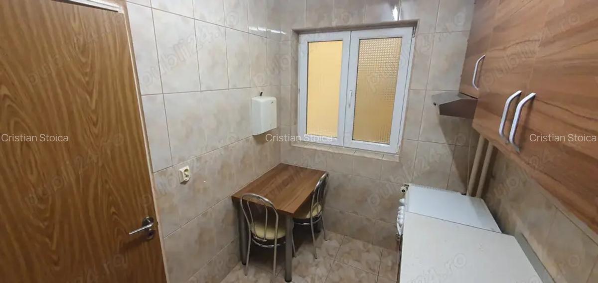 Inchiriez apartament de 3 camere decomandat - 9 Inchiriez apartament de 3 camere decomandat - 9