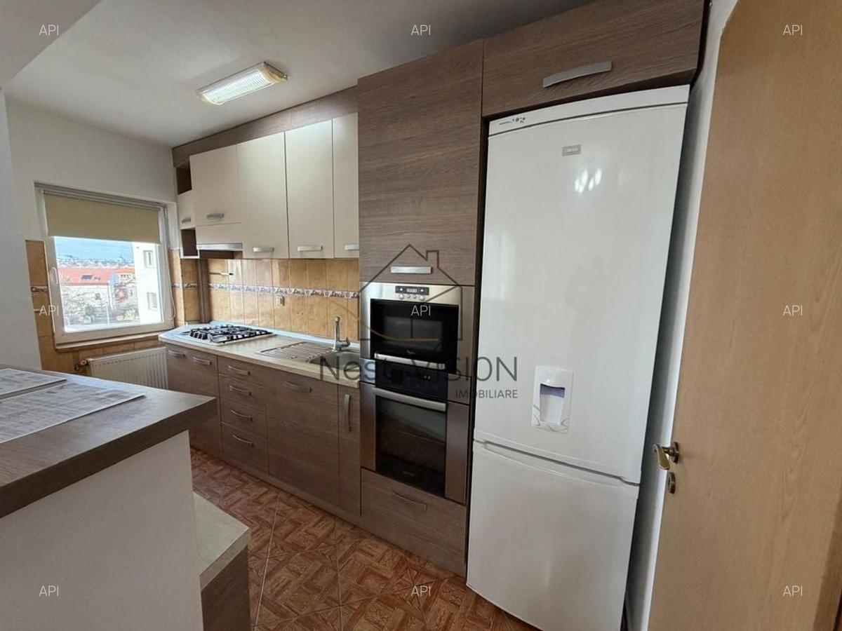 Apartament spațios cu 4 camere cu garaj - zona Ștrand - 7