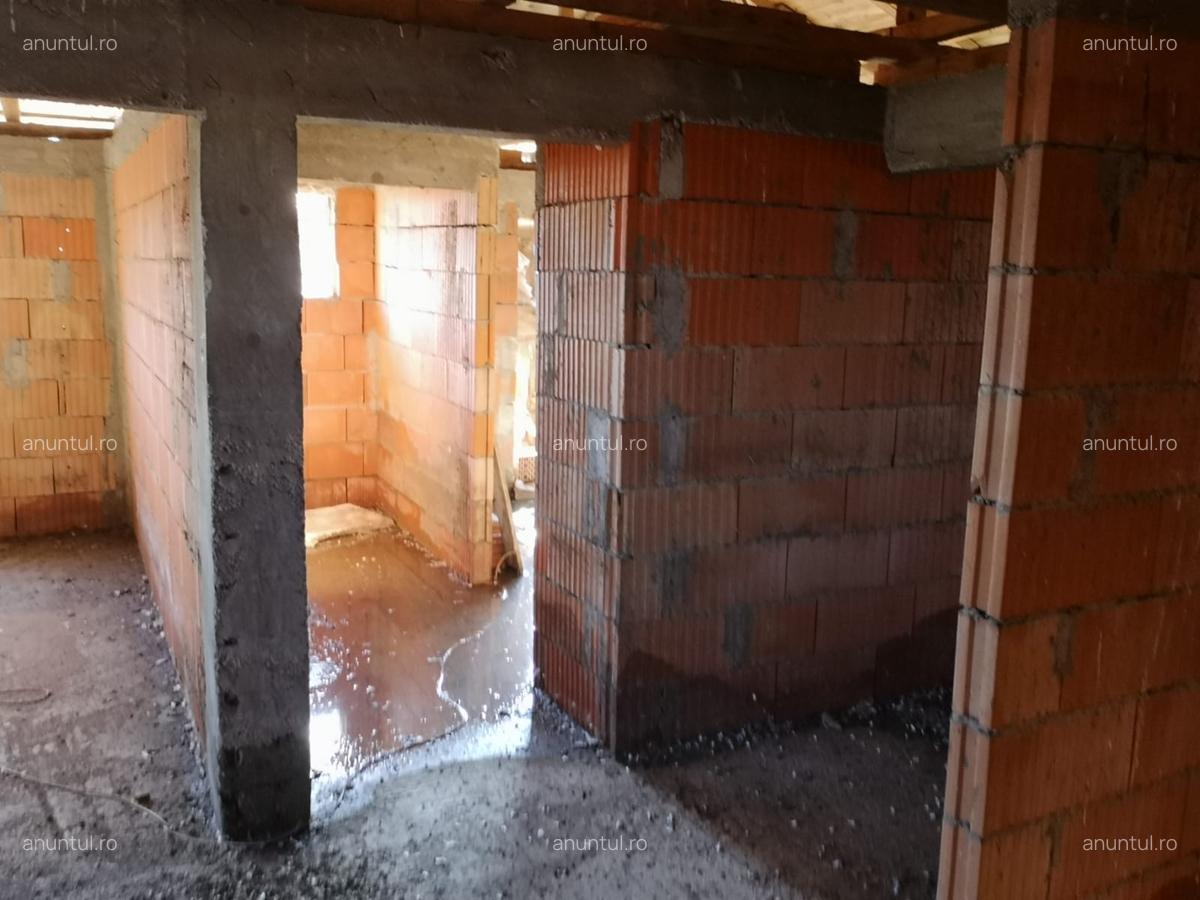 Branesti, Islaz, pret pentru toata proprietatea, doua duplex-uri alaturate - 8