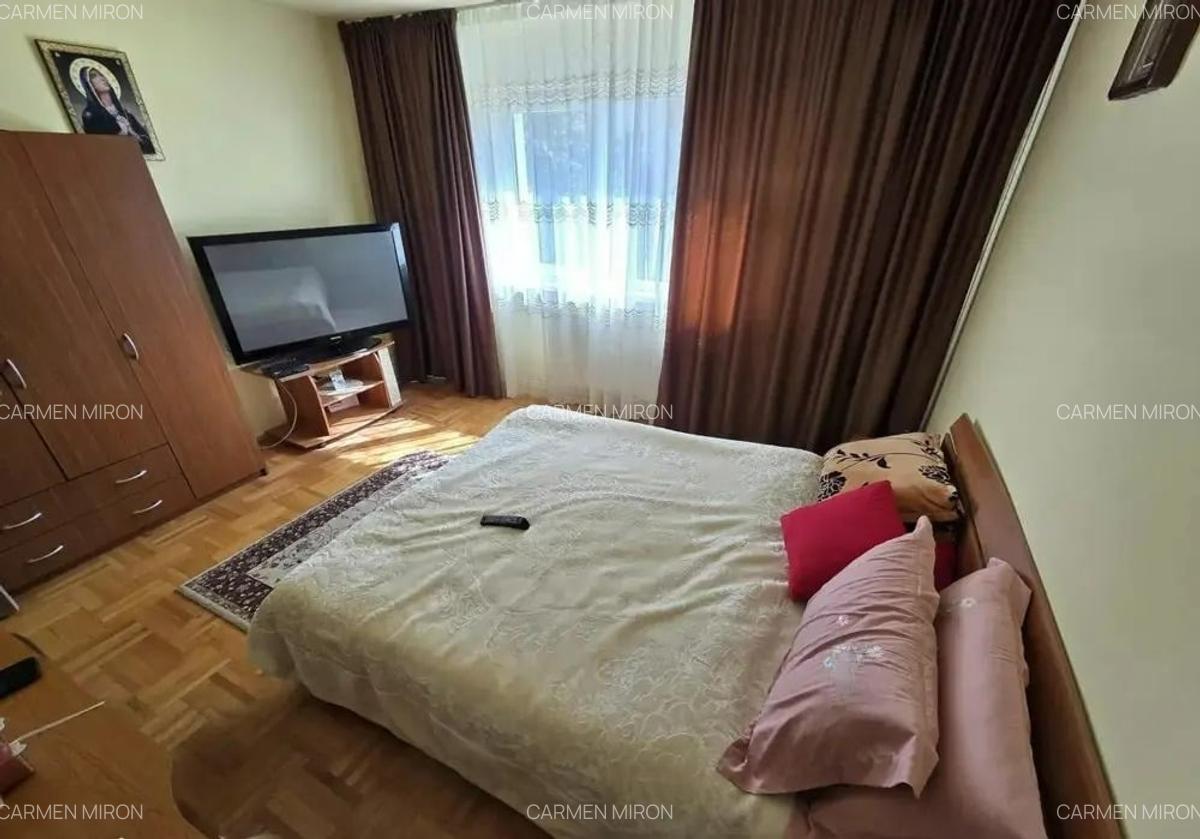 Apartament modern 3 camere decomandat zona Big - 2