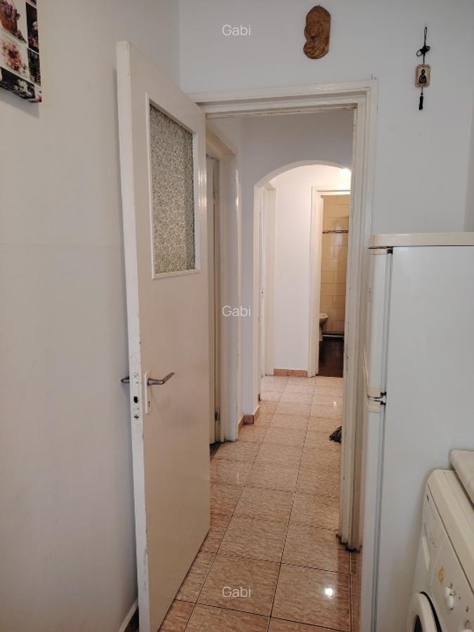 Proprietar, vând apartament 2 camere decomandate, zona Narcisa - 9