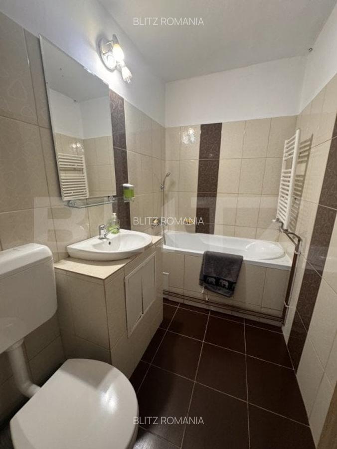 Apartament cu 2 camere, 44 mp, zona Piata 700 - 11
