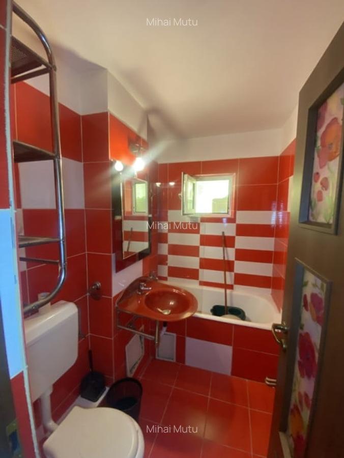 Vanzare apartament 3 camere Etaj 1 Tractorul Brasov - 9
