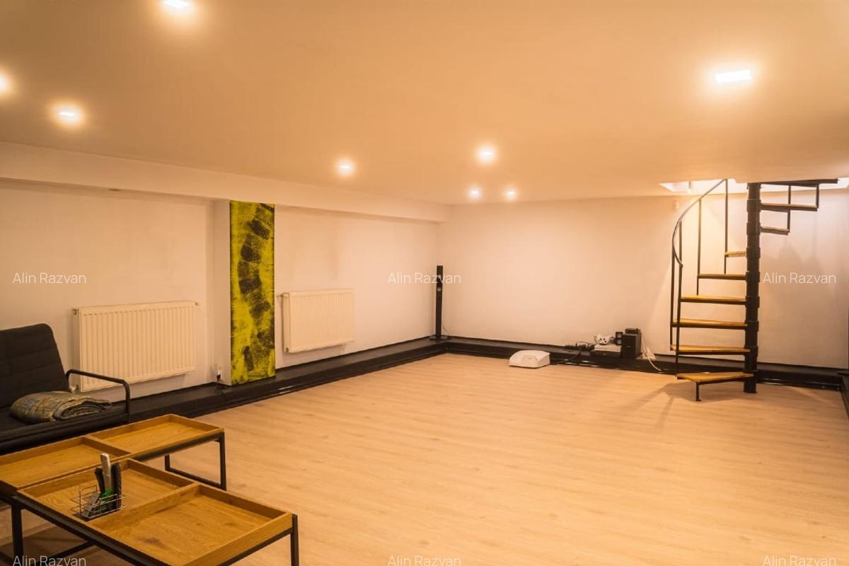 Proprietar | 4 camere, 130 mp, Parter (2 niveluri), Garaj | Complexul Studențesc - 8