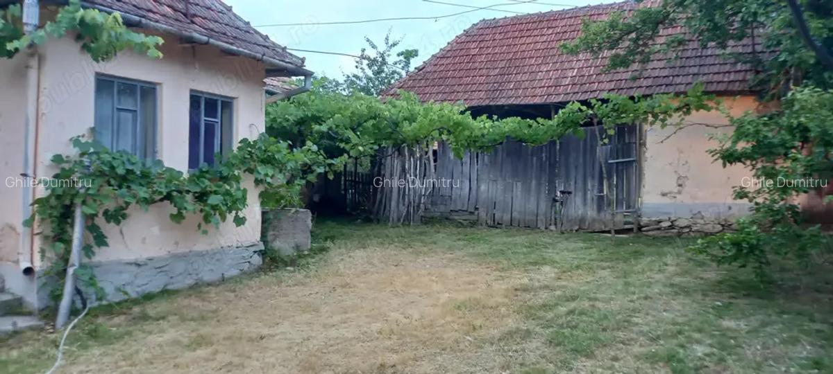 Vand casa cu teren Valcau de jos - 2