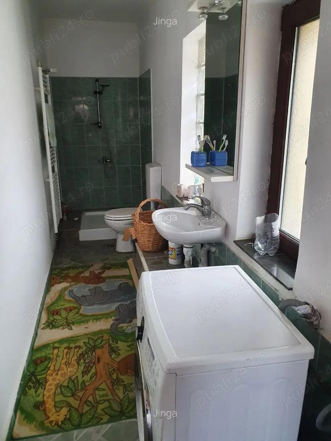 Casa si teren de vanzare - 1