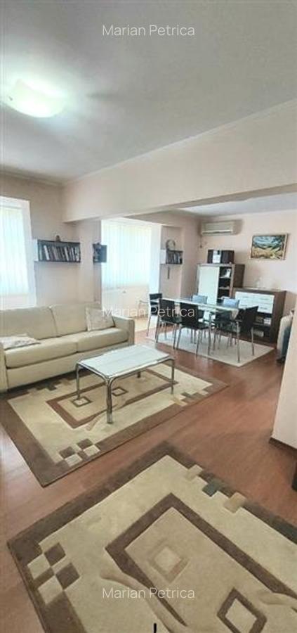 Apartament cu 3 camere decomandat în Tei - 1