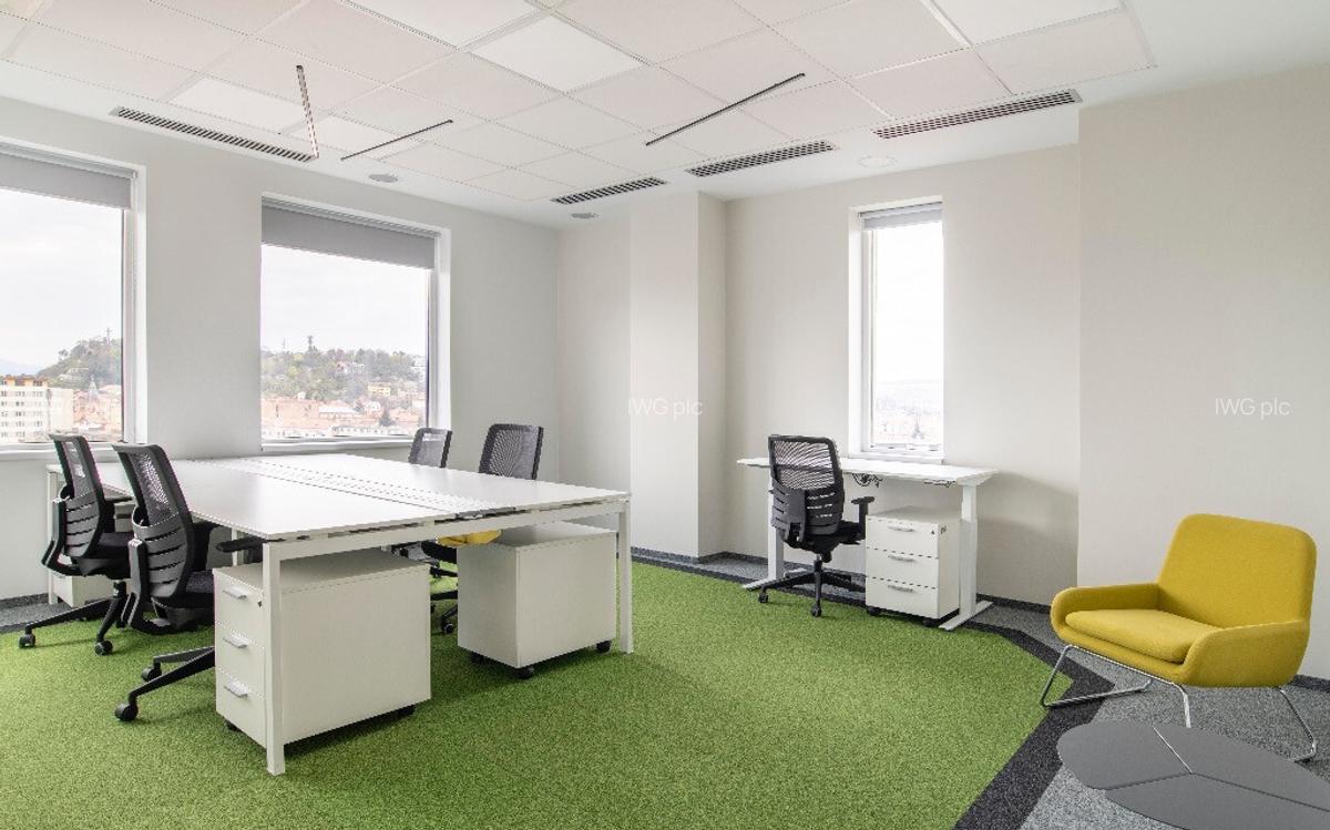Spa?iu de birou privat pentru 5 persoane in Regus Central Business - 1