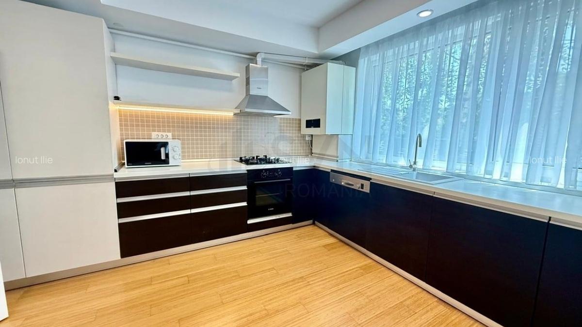 Apartament cu 4 camere decomandat în Pipera - 19